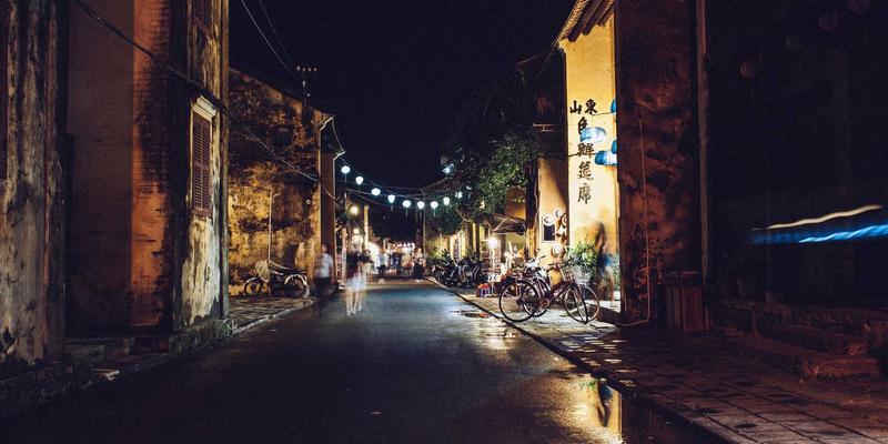 拖车服务52:您的全天候道路救援专家,涵盖事故拖车与专业运输