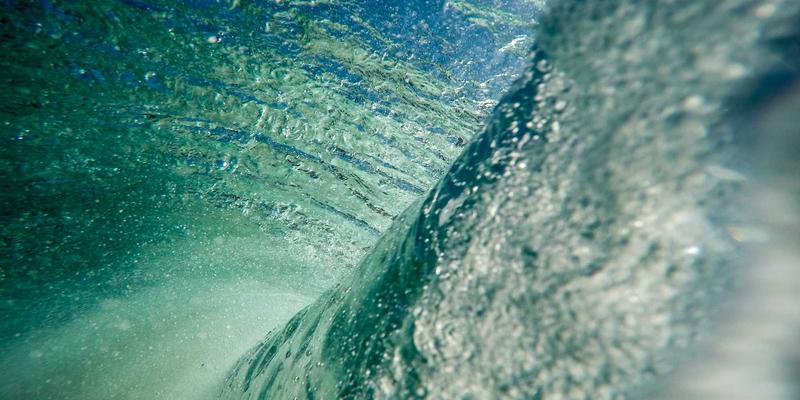 新能源电动车故障拖车全指南：汽车救援与事故拖车的特殊要求解析