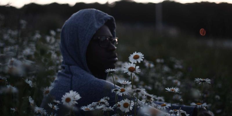 汽车救援与紧急拖车服务全指南：关键时刻的行车安全保障