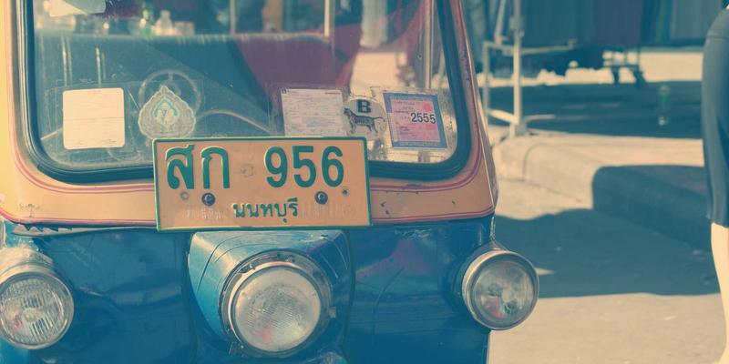 车辆故障与事故救援全指南:专业拖车服务31的必备知识与选择策略