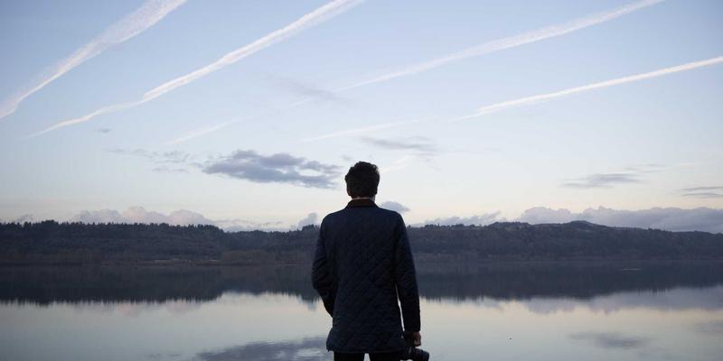 车辆故障紧急应对指南：专业道路救援与拖车服务的正确打开方式